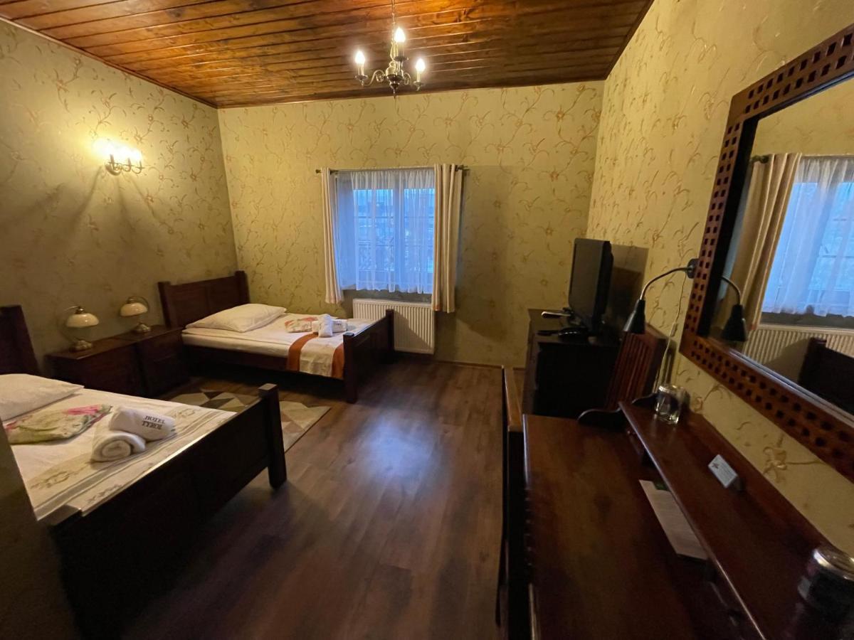 Hotel Tyrol I Restauracja Zycie Gruzji Osielsko Esterno foto