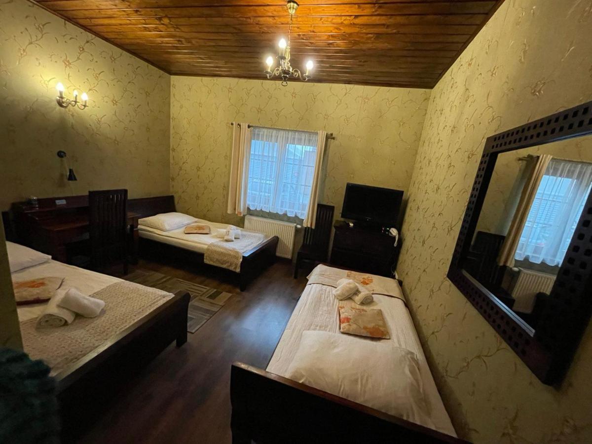 Hotel Tyrol I Restauracja Zycie Gruzji Osielsko Esterno foto