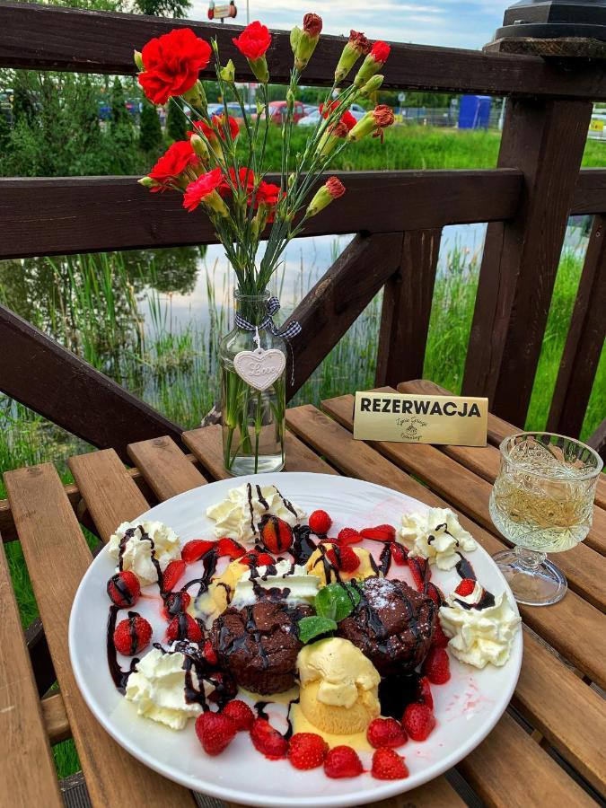 Hotel Tyrol I Restauracja Zycie Gruzji Osielsko Esterno foto
