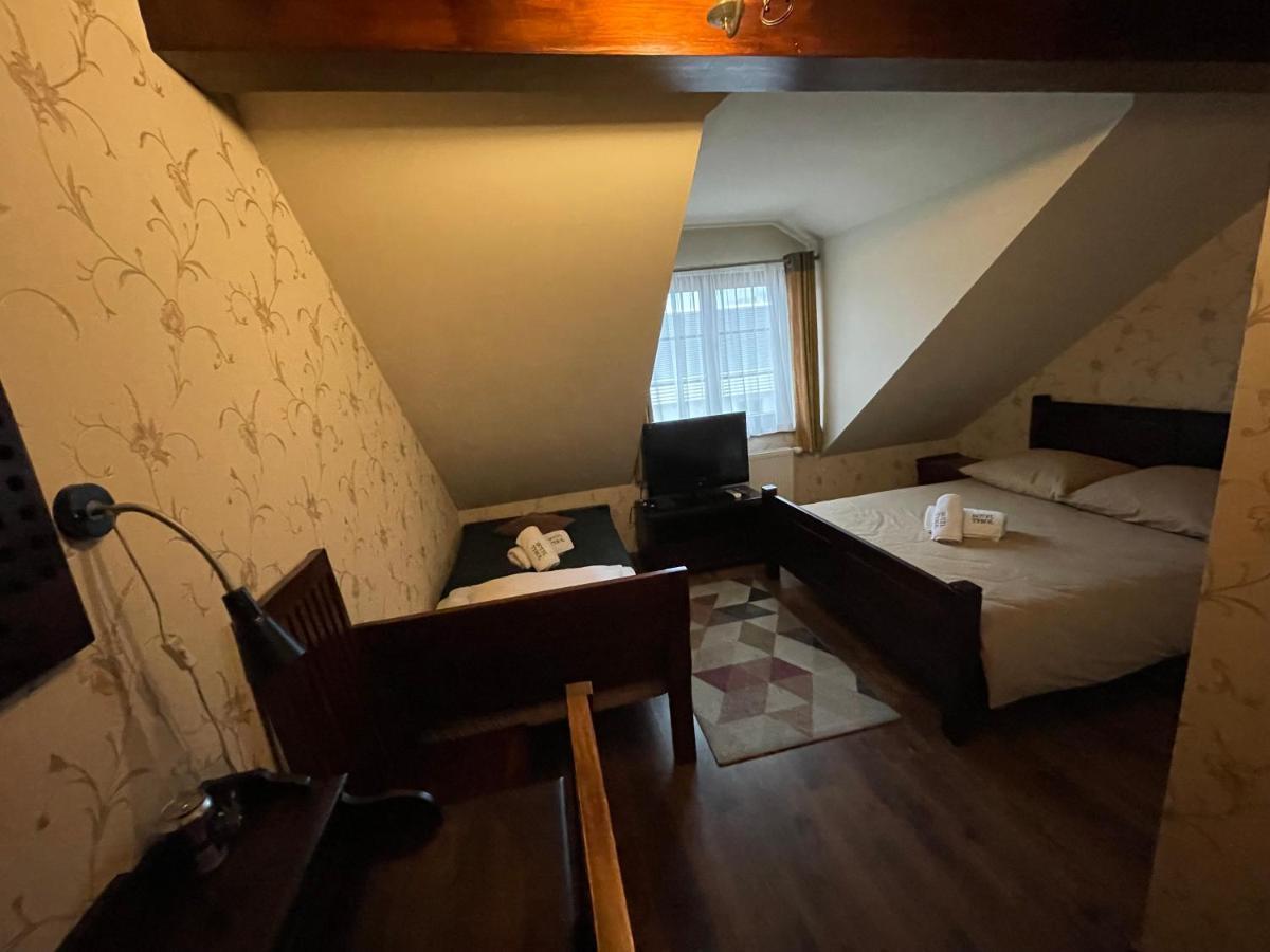 Hotel Tyrol I Restauracja Zycie Gruzji Osielsko Esterno foto