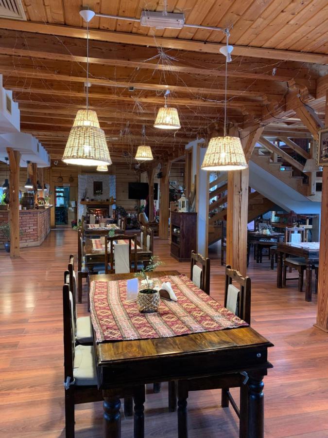 Hotel Tyrol I Restauracja Zycie Gruzji Osielsko Esterno foto