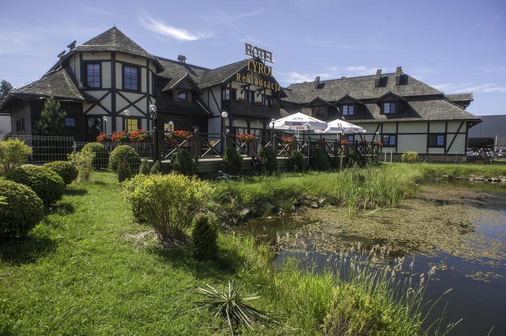 Hotel Tyrol I Restauracja Zycie Gruzji Osielsko Esterno foto